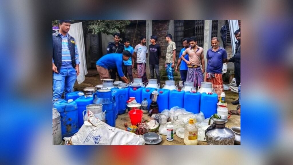 সয়াবিন তেল ও রাসায়নিকে তৈরি হচ্ছে ‘দুধ’, বাড়ছে স্বাস্থ্যঝুঁকি 3 সয়াবিন তেল ও রাসায়নিকে তৈরি হচ্ছে ‘দুধ’, বাড়ছে স্বাস্থ্যঝুঁকি