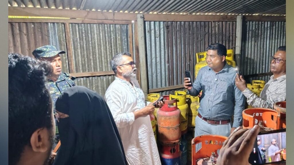 সাটুরিয়ায় গ্যাস সিন্ডিকেট ও ভেজাল ছানা কারখানায় অভিযান, জরিমানা