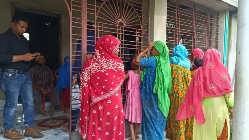 সৌদিতে নজরুলের শিরশ্ছেদের খবর, শোক সইতে না পেরে ফুফুর মৃত্যু 3 সৌদিতে নজরুলের শিরশ্ছেদের খবর, শোক সইতে না পেরে ফুফুর মৃত্যু
