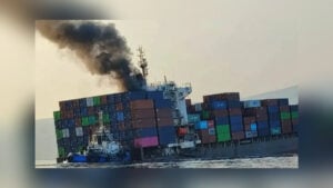 হরমুজ প্রণালিতে বাড়ছে জাহাজডুবি, চাপে ইরানের নতুন কৌশল